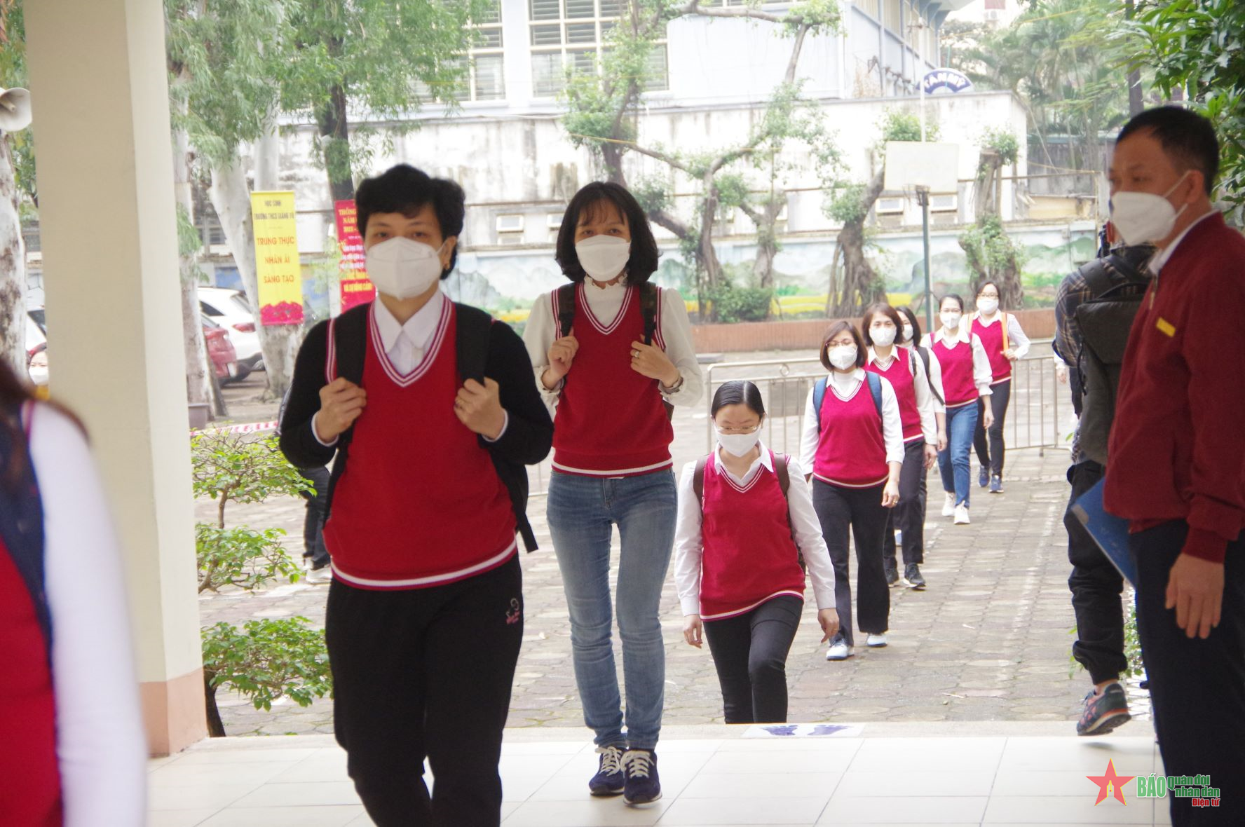 Hà Nội diễn tập các tình huống khi học sinh lớp 7 trở lên quay lại trường